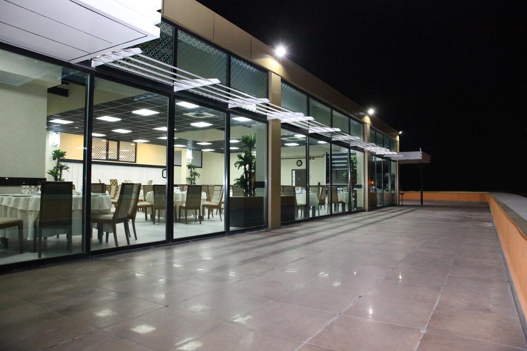 Emsa Palace Hotel Darica  Bagian luar foto